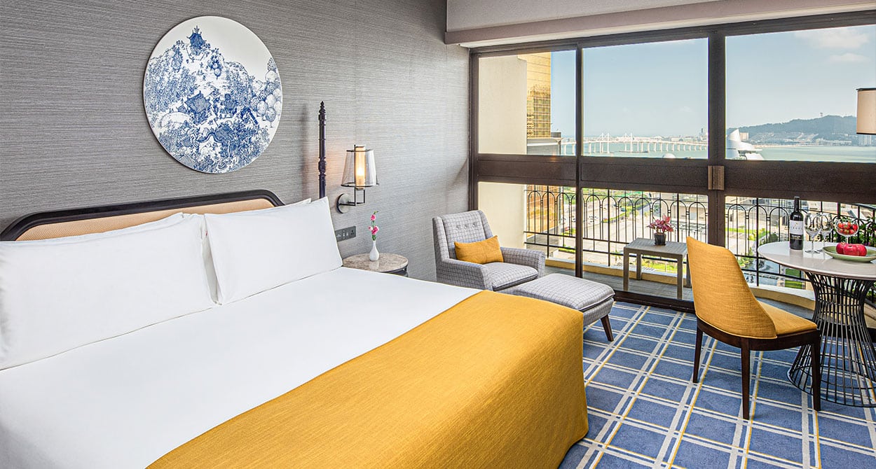Grand Deluxe with Balcony King