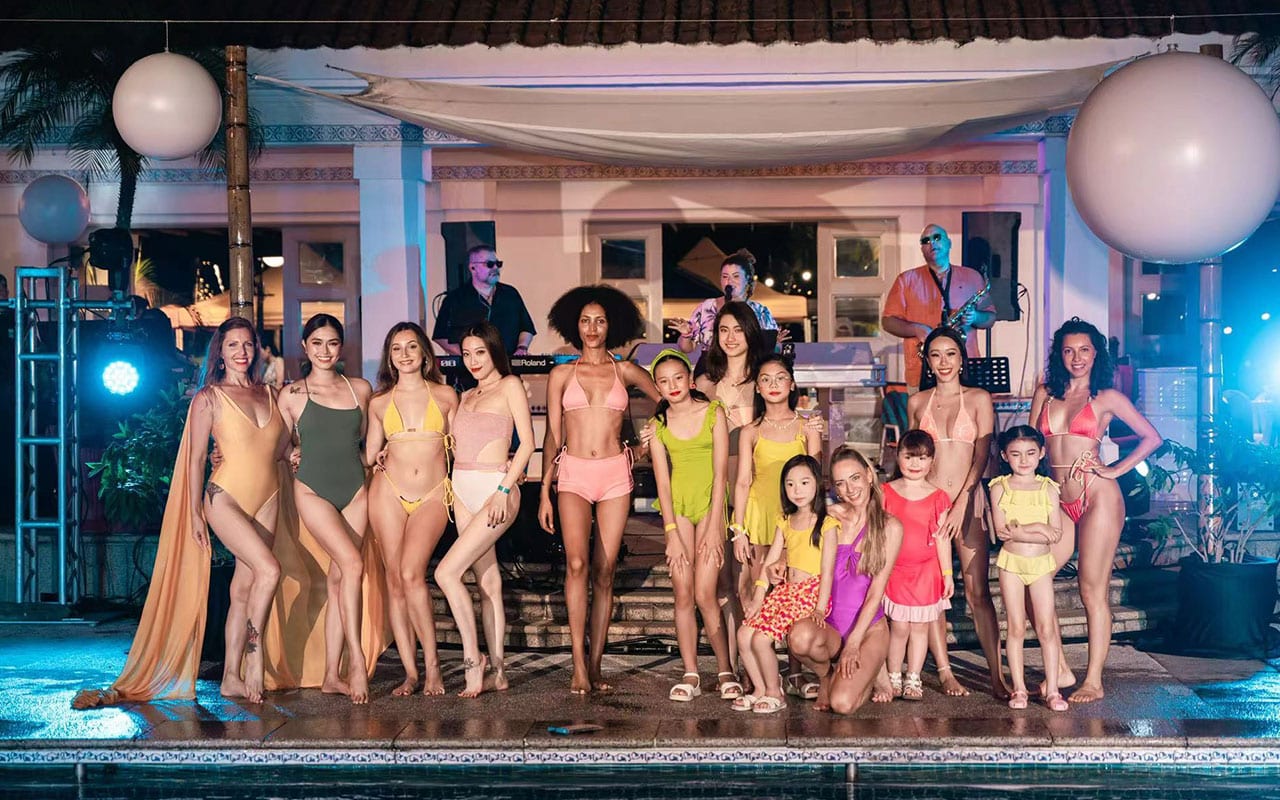 Bubbly Bash Pool Party