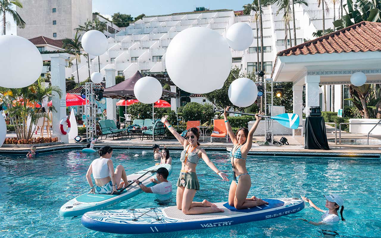 Bubbly Bash Pool Party